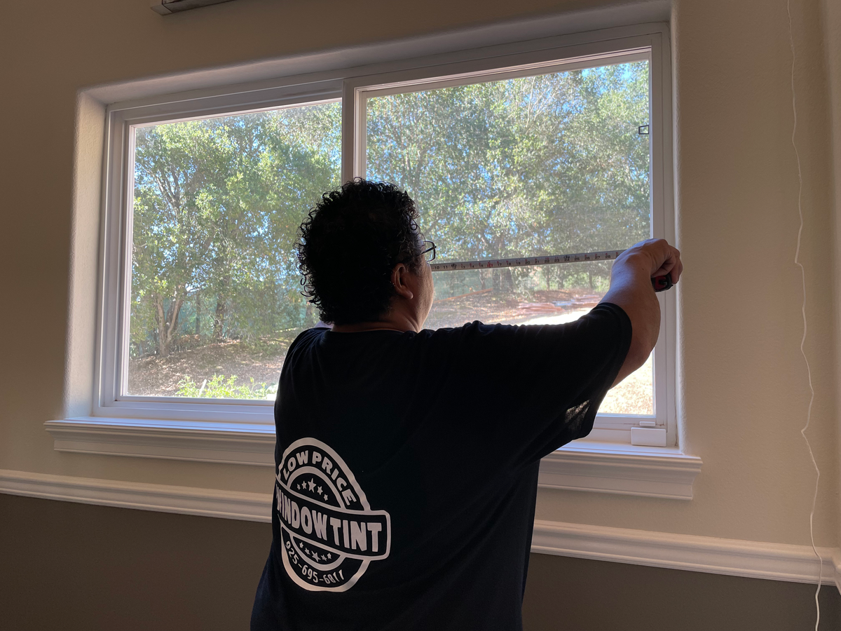 Low Price Window Tint technician Home window Tint measuring window